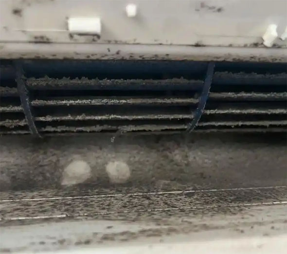 岐山空调吹的风有股烧焦味是怎么回事